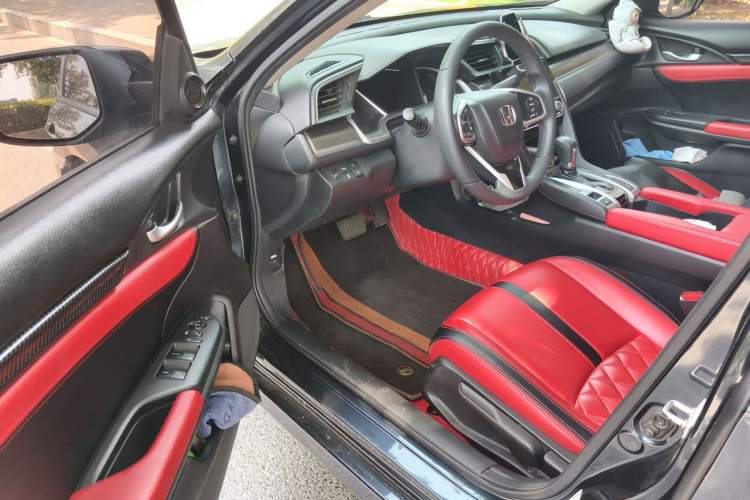 Used Honda Civic 2019 220TURBO CVT Dynamic Edition China VI Driver Seat