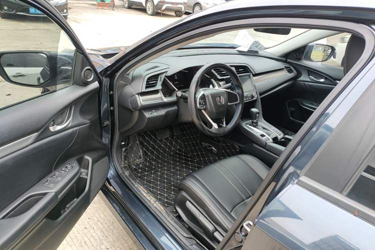 Used Honda Civic 2019 220TURBO CVT Dynamic Edition China VI Driver Seat