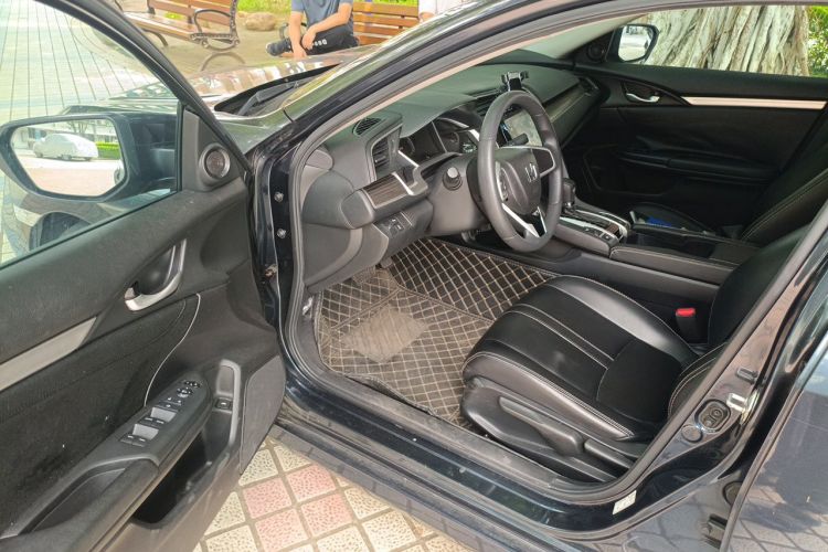 Used Honda Civic 2019 220TURBO CVT Dynamic Edition China V Driver Seat