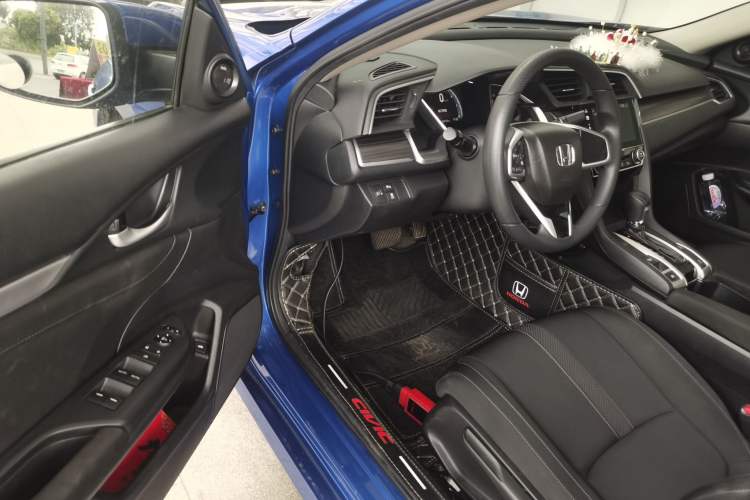 Used Honda Civic 2019 220TURBO CVT Dynamic Edition China VI Driver Seat