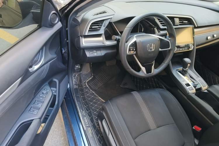 Used Honda Civic 2019 220TURBO CVT Dynamic Edition China V Driver Seat