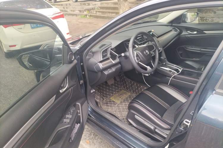 Used Honda Civic 2019 220TURBO CVT Dynamic Edition China VI Driver Seat