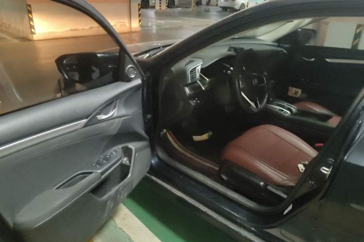 Used Honda Civic 2019 220TURBO CVT Dynamic Edition China VI Driver Seat