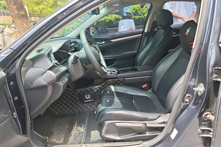 Used Honda Civic 2019 220TURBO CVT Dynamic Edition China VI Driver Seat