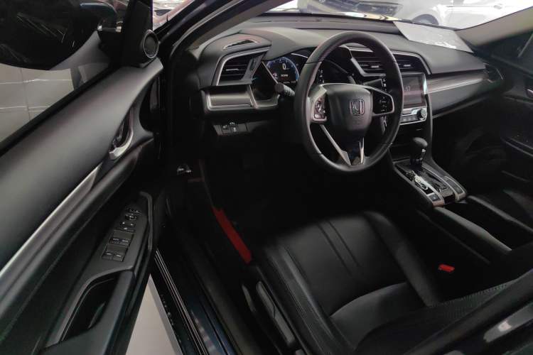 Used Honda Civic 2019 220TURBO CVT Dynamic Edition China VI Driver Seat