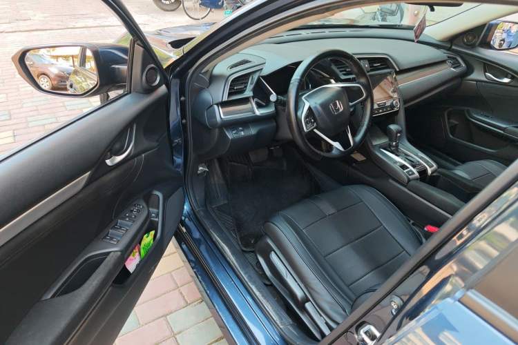 Used Honda Civic 2019 220TURBO CVT Dynamic Edition China VI Driver Seat