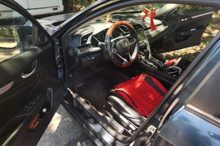 Used Honda Civic 2019 220TURBO CVT Dynamic Edition China VI Driver Seat
