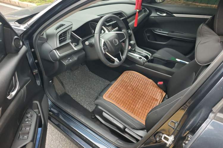 Used Honda Civic 2019 220TURBO CVT Dynamic Edition China VI Driver Seat