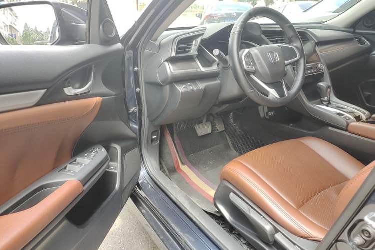 Used Honda Civic 2019 220TURBO CVT Dynamic Edition China VI Driver Seat