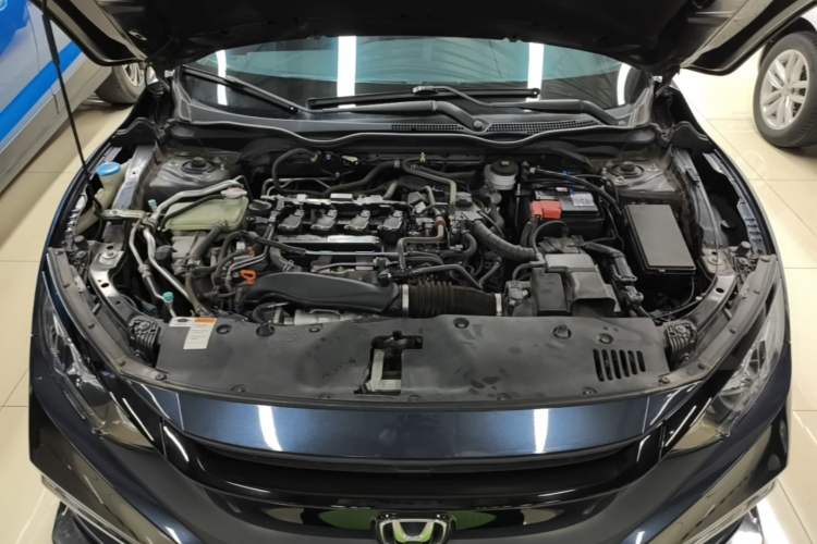 Used Honda Civic 2019 220TURBO CVT Dynamic Edition China VI Engine Bay
