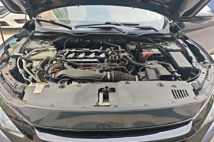 Used Honda Civic 2019 220TURBO CVT Dynamic Edition China VI Emission Standard Engine Bay