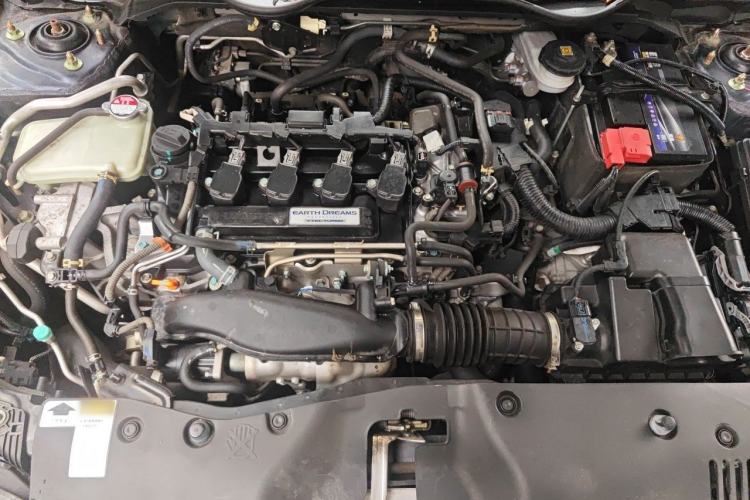 Used Honda Civic 2019 220TURBO CVT Power Edition China VI Emission Standard Engine Bay