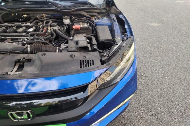 Used Honda Civic 2019 220TURBO CVT Power Edition China VI Emission Standard Engine Bay Left