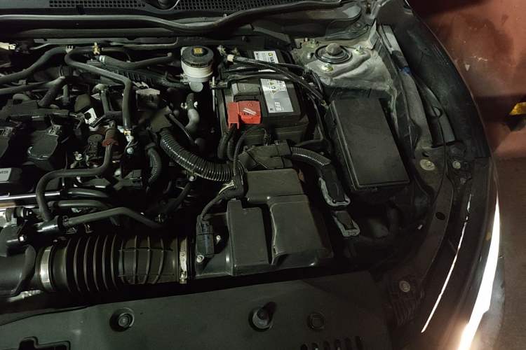 Used Honda Civic 2019 220TURBO CVT Dynamic Edition China VI Emission Standard Engine Bay Left