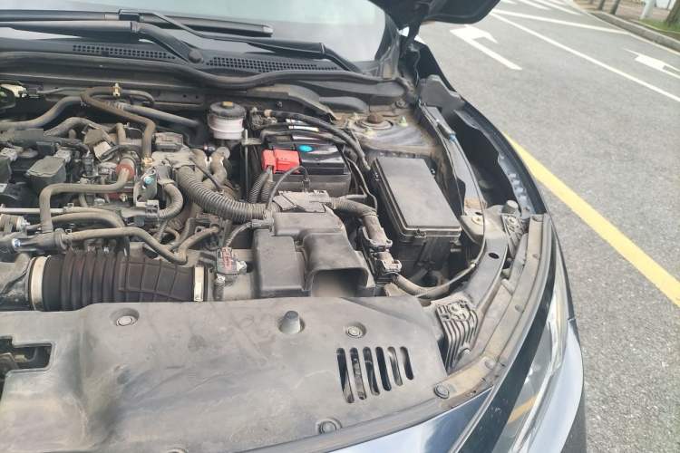 Used Honda Civic 2019 220TURBO CVT Dynamic Edition China VI Engine Bay Left
