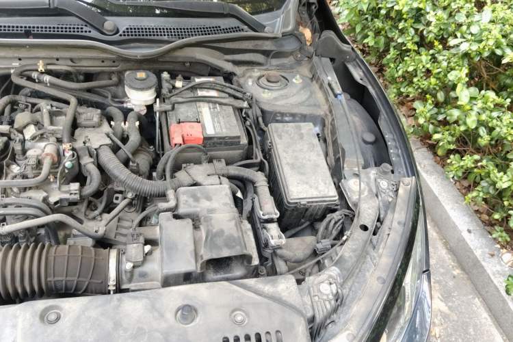 Used Honda Civic 2019 220TURBO CVT Dynamic Edition China VI Emission Standard Engine Bay Left