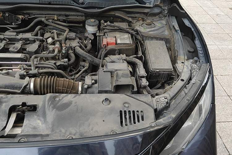 Used Honda Civic 2019 220TURBO CVT Dynamic Edition China VI Emission Standard Engine Bay Left