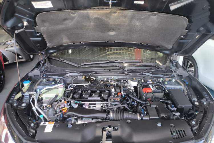 Used Honda Civic 2019 220TURBO CVT Dynamic Edition China VI Engine Bay