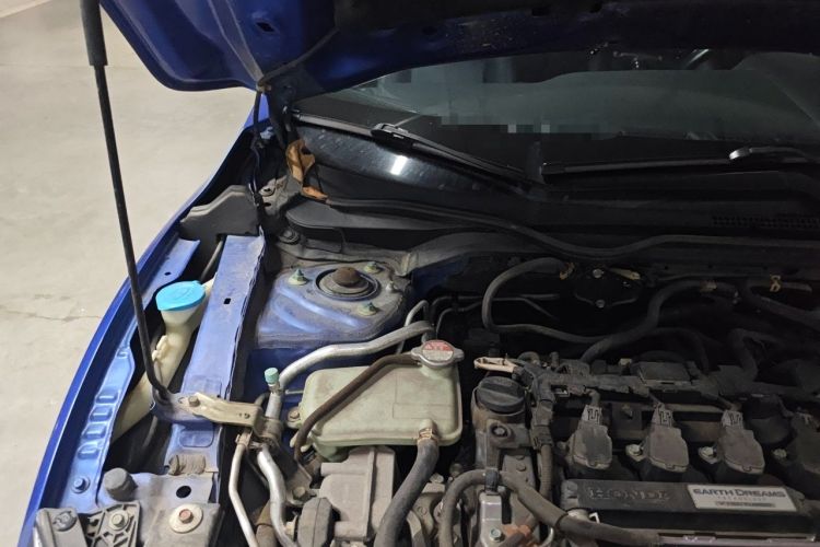 Used Honda Civic 2019 220TURBO CVT Power Edition China VI Emission Standard Engine Bay Right