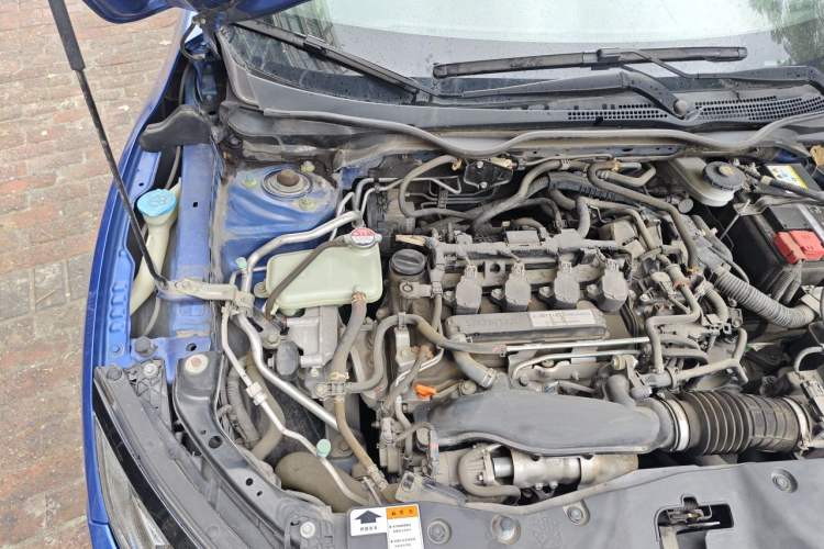 Used Honda Civic 2019 220TURBO CVT Dynamic Edition China VI Emission Standard Engine Bay Right
