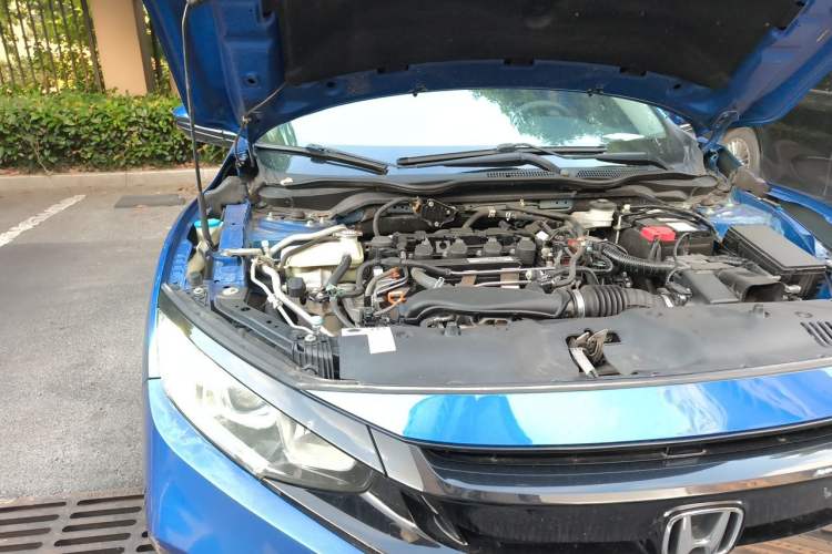 Used Honda Civic 2019 220TURBO CVT Dynamic Edition China V Emission Standard Engine Bay Right