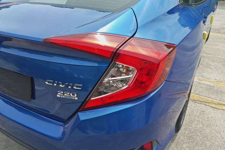 Used Honda Civic 2019 220TURBO CVT Dynamic Edition China VI Exterior 3
