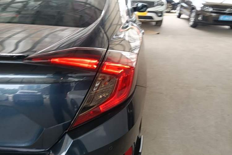 Used Honda Civic 2019 220TURBO CVT Dynamic Edition China VI Emission Standard Exterior 3