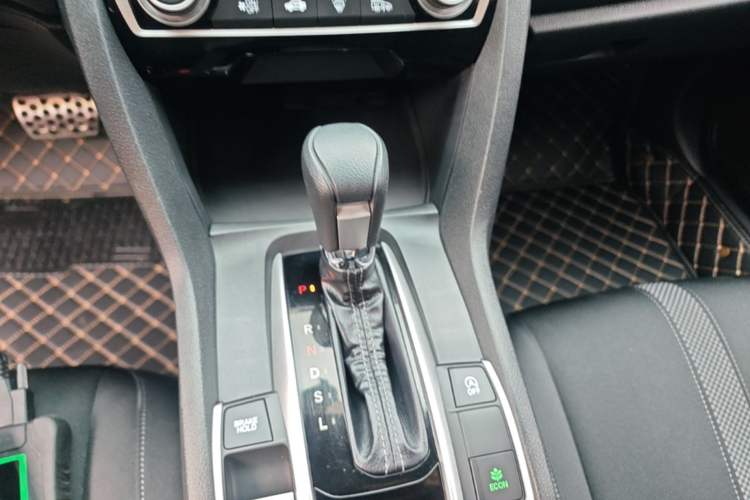 Used Honda Civic 2019 220TURBO CVT Dynamic Edition China VI Emission Standard Gear Lever