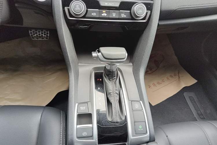 Used Honda Civic 2019 220TURBO CVT Dynamic Edition China VI Emission Standard Gear Lever