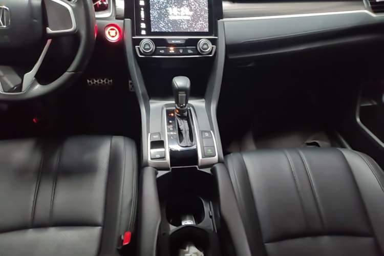 Used Honda Civic 2019 220TURBO CVT Dynamic Edition China V Emission Standard Gear Lever