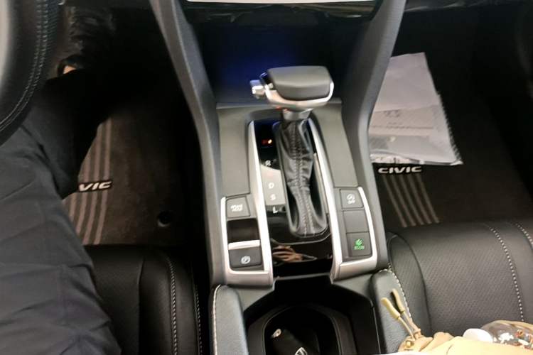 Used Honda Civic 2019 220TURBO CVT Ignition Edition China VI Emission Standard Gear Lever