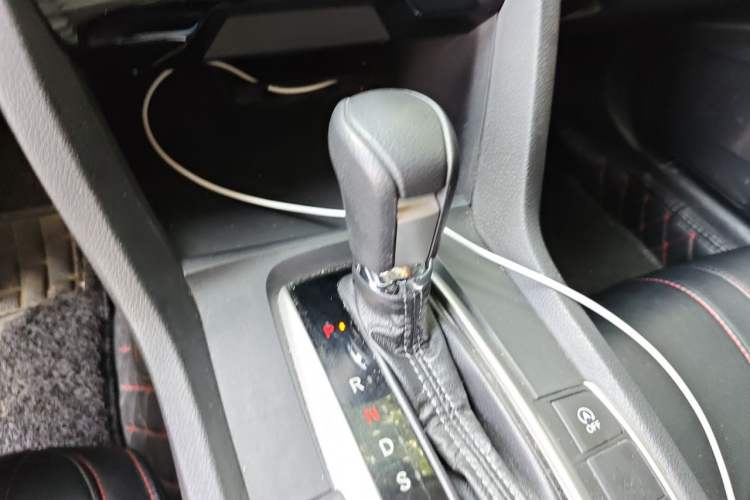 Used Honda Civic 2019 220TURBO CVT Dynamic Edition China VI Gear Lever
