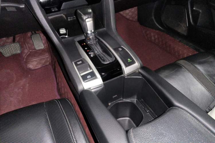 Used Honda Civic 2019 220TURBO CVT Power Edition China VI Emission Standard Gear Lever