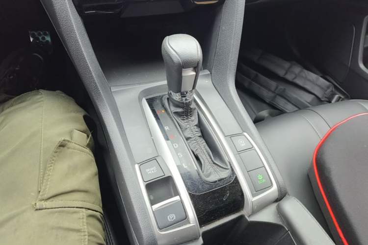 Used Honda Civic 2019 220TURBO CVT Dynamic Edition China VI Emission Standard Gear Lever