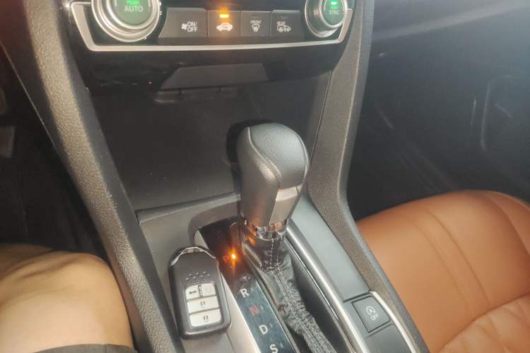 Used Honda Civic 2019 220TURBO CVT Dynamic Edition China VI Gear Lever