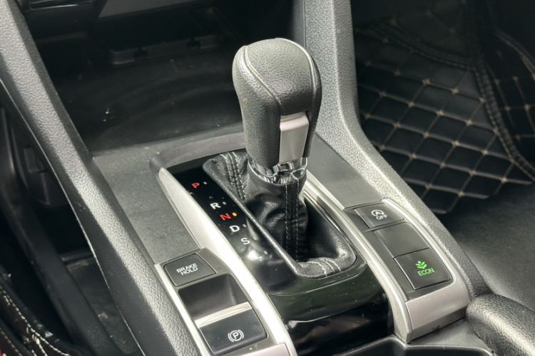 Used Honda Civic 2019 220TURBO CVT Dynamic Edition China VI Emission Standard Gear Lever