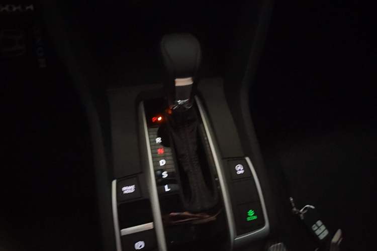 Used Honda Civic 2019 220TURBO CVT Dynamic Edition China VI Emission Standard Gear Lever