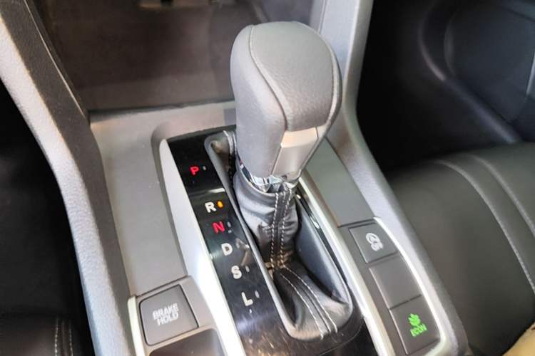 Used Honda Civic 2019 220TURBO CVT Dynamic Edition China VI Emission Standard Gear Lever