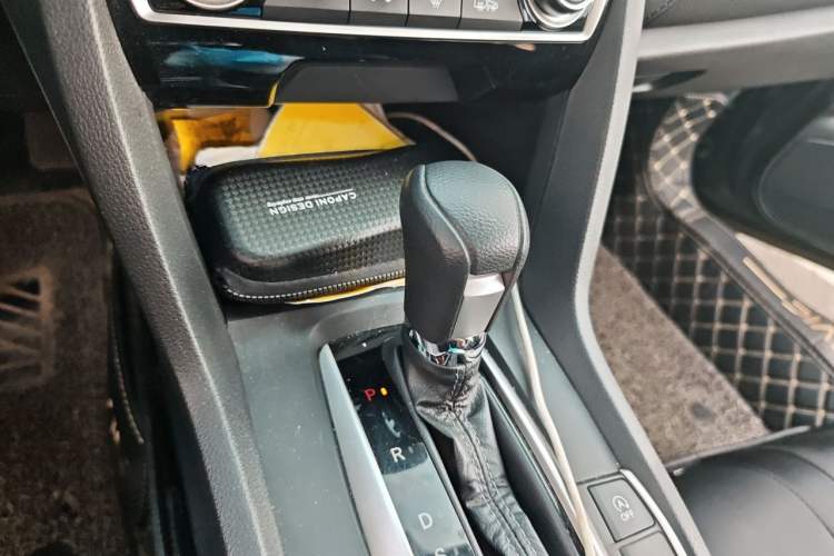 Used Honda Civic 2019 220TURBO CVT Dynamic Edition China VI Gear Lever