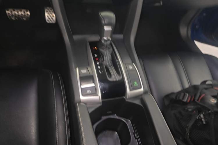 Used Honda Civic 2019 220TURBO CVT Dynamic Edition China VI Emission Standard Gear Lever