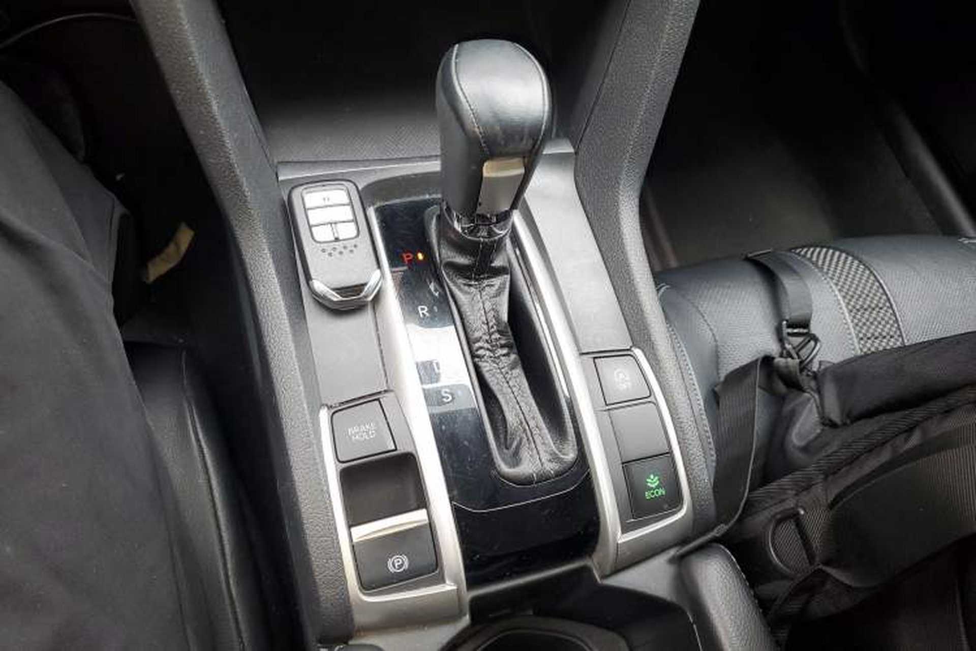Used Honda Civic 2019 220TURBO CVT Power Edition China VI Emission Standard Gear Lever