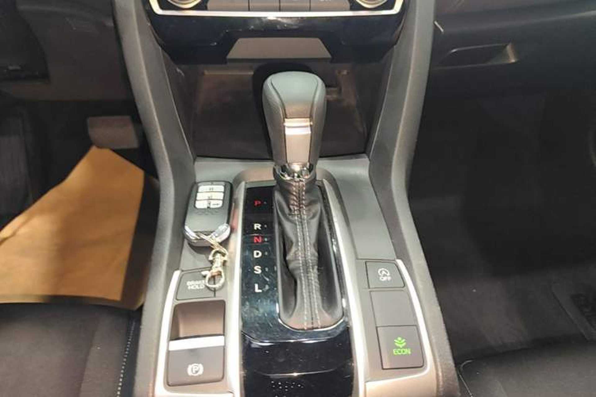 Used Honda Civic 2019 220TURBO CVT Dynamic Edition China VI Gear Lever