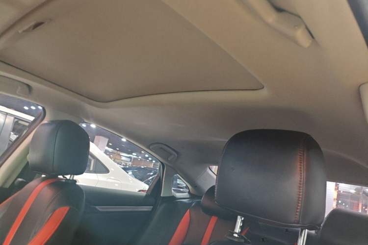 Used Honda Civic 2019 220TURBO CVT Dynamic Edition China VI Headliner