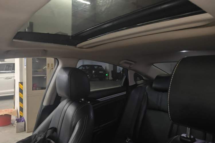 Used Honda Civic 2019 220TURBO CVT Dynamic Edition China VI Emission Standard Headliner