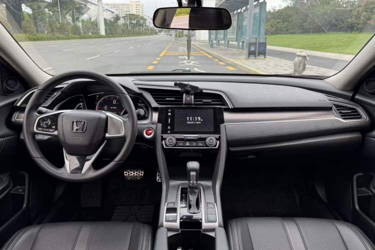 Used Honda Civic 2019 220TURBO CVT Dynamic Edition China VI Emission Standard Interior 1