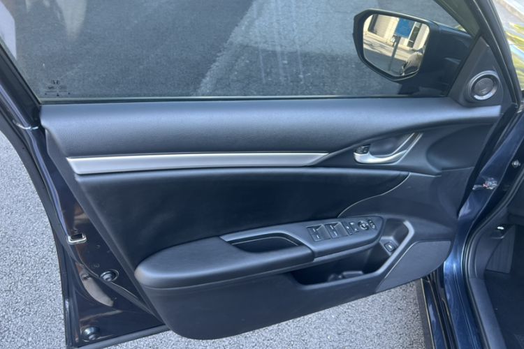 Used Honda Civic 2019 220TURBO CVT Dynamic Edition China VI Interior 1