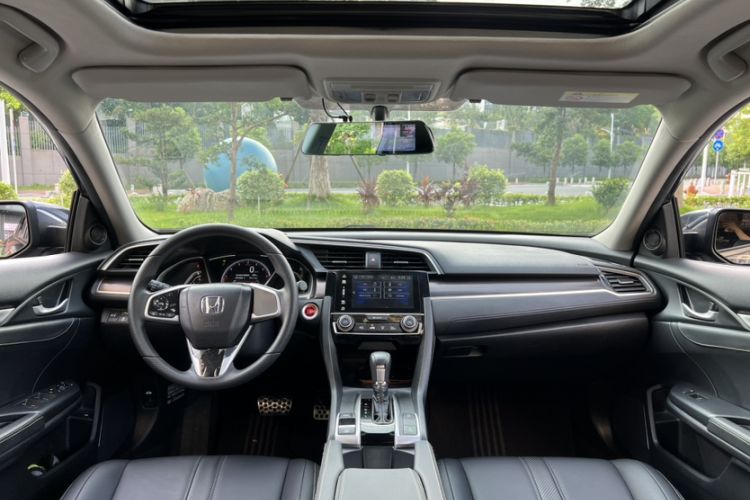Used Honda Civic 2019 220TURBO CVT Dynamic Edition China VI Emission Standard Interior 1