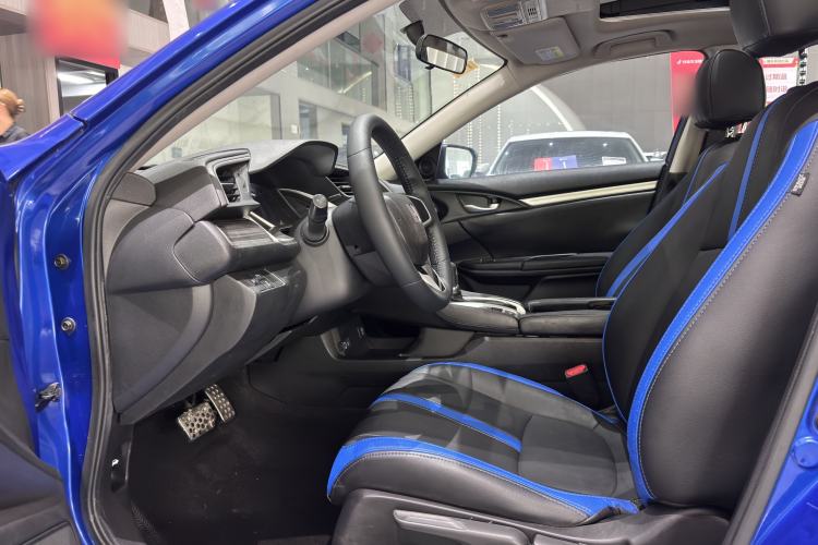 Used Honda Civic 2019 220TURBO CVT Dynamic Edition China VI Emission Standard Interior 1