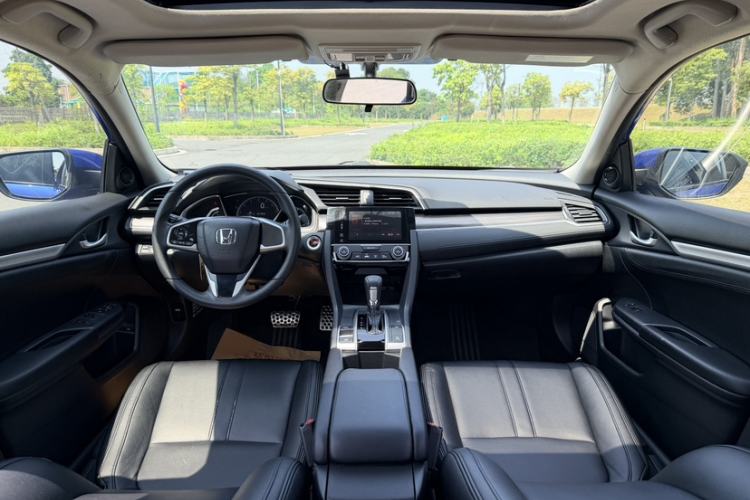 Used Honda Civic 2019 220TURBO CVT Dynamic Edition China VI Emission Standard Interior 1