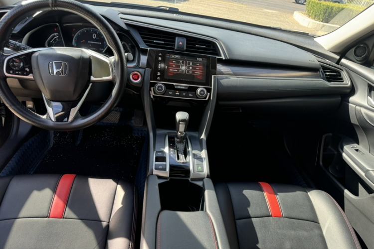 Used Honda Civic 2019 220TURBO CVT Dynamic Edition China VI Interior 1